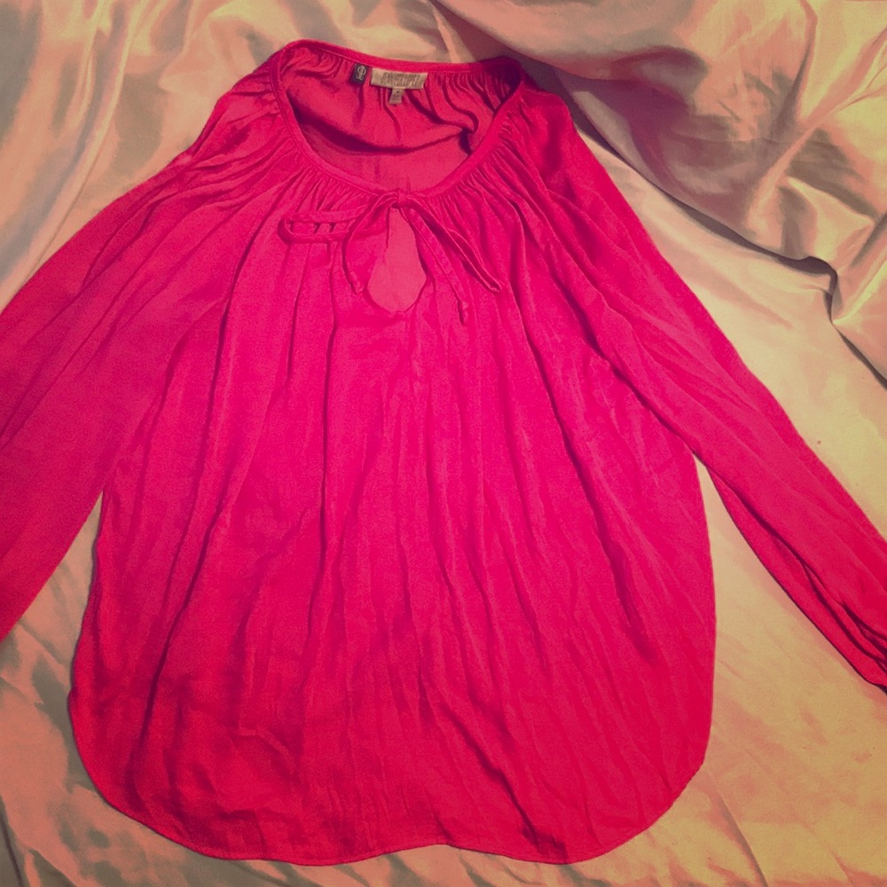 Jennifer Lopez - Pink Long Sleeved Blouse